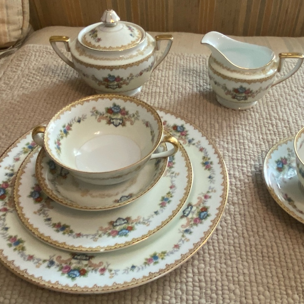 Noritake Japan Dinner Set